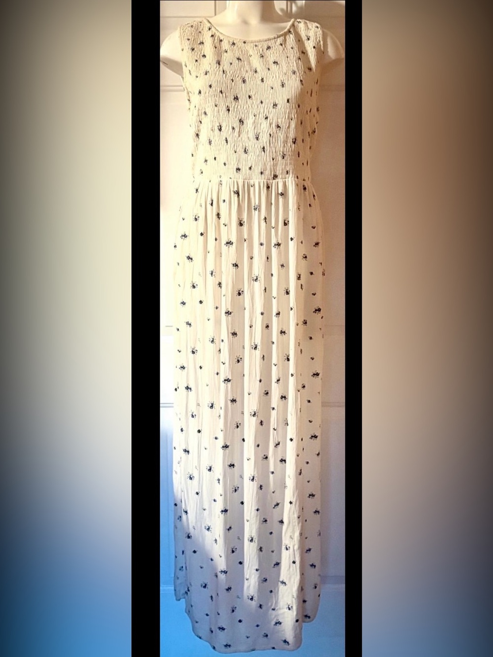 Pieces White/Blue Floral Shirred Bodice Maxi Dress Women’s size XXL